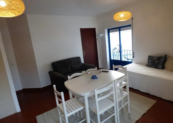 Blue Windows Sea View Apartment